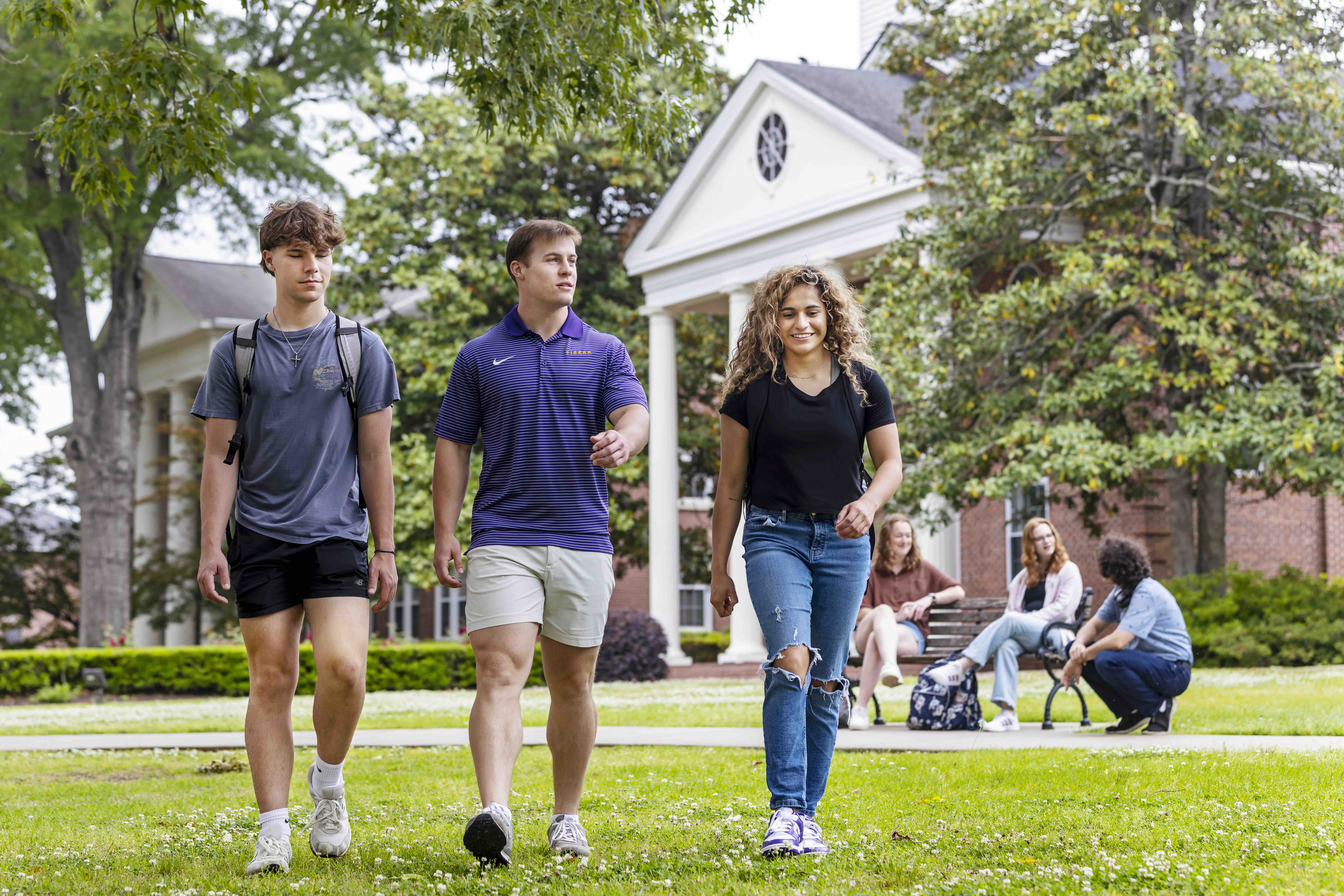 Students at Ouachita's campus